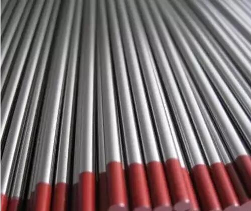 Electrode thorium-tungstène