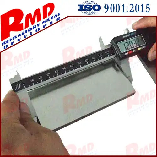 Piastra di tungstenu